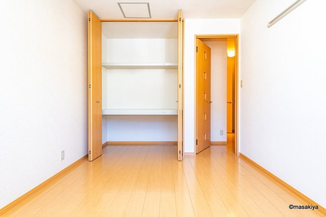 シャルル　アモリの収納