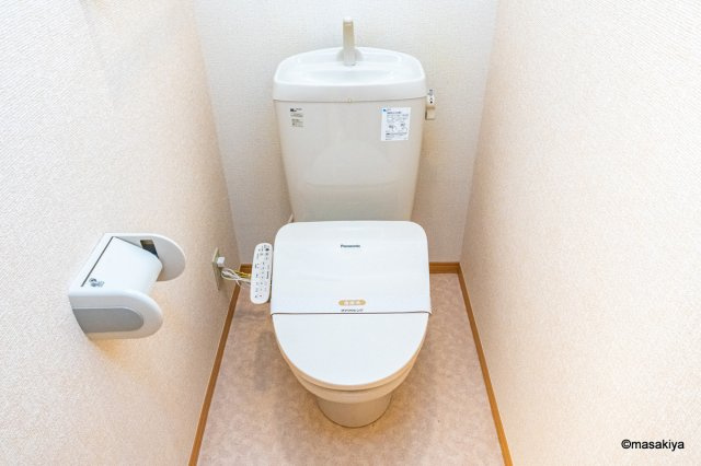 シャルル　アモリのトイレ