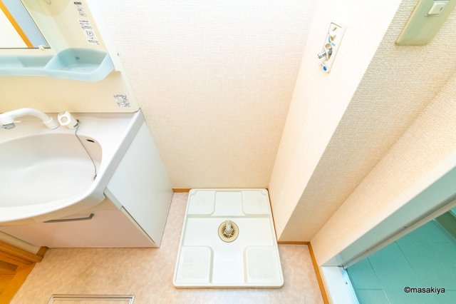 シャルル　アモリの洗面所