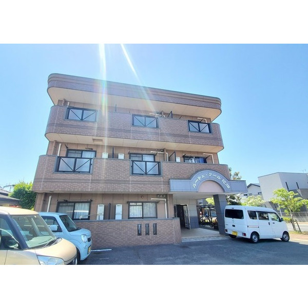 ルーチェクール花畑の駐車場