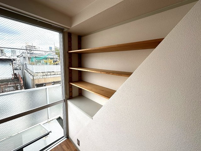 エンゼルハイツエクシブの内装|こちらのリビングで趣味の時間をお楽しみください