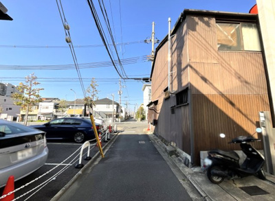 【前面道路含む現地写真】 | 京都市南区東九条南石田町　注文住宅　建築条件なしの土地 | こちらの道路は幅員が3ｍですので、セットバックが必要です《詳しくはお問合せ下さい》
