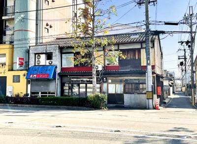 【外観】 | 京都市南区東九条南石田町　注文住宅　建築条件なしの土地 | 金融機関も40ｍ先にあるので、大変便利ですよ。店舗としてお考えならこんなに近いと色々と助かりますね。