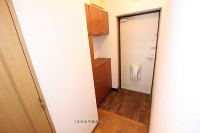 【エントランス】 | アドバンス三本松 | 毎日通るエントランスはこのようになっています
アドバンス三本松　102号室　2023/4/17撮影