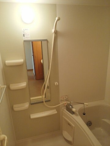 プリムローズ　Ｄの浴室|コンパクトで使いやすいお風呂です