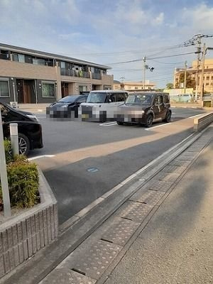 プレシャス　モカの駐車場|カースペースがあります