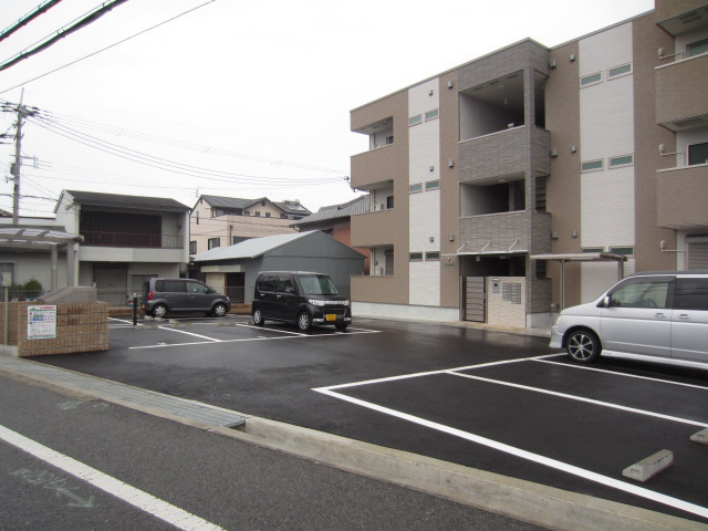 【駐車場】
