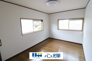 【洋室】 | 山陽小野田市埴生（中古2階建） | 2階洋室。照明新品設置済みです。