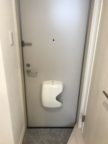 ハーモニーテラス六田の玄関|収納もある玄関です