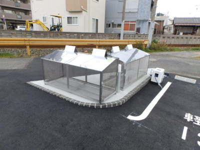 【駐車場】 | エレガント | 駐車場完備です