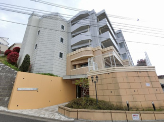 【外観】 | 総戸数36戸、平成19年2月築、管理人は日勤勤務につき管理体制良好です♪