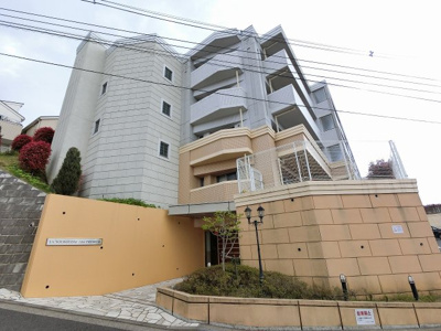 【外観】 | エルズ洋光台プレミアム | 総戸数36戸、平成19年2月築、管理人は日勤勤務につき管理体制良好です♪