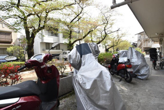 【駐車場】 | バイク置き場。空き区画の有無や駐輪料金、サイズおよび排気量規定などについては、改めてお問い合わせください。～即日のご見学可能～　お問合せはお気軽にどうぞ。