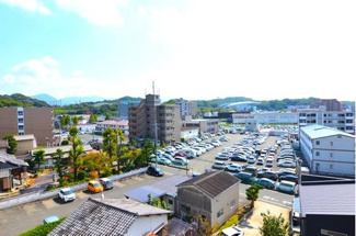 【展望】 | 陽当たりはもちろん、前面建物と距離があるので眺望も良好です。実際にご確認ください♪