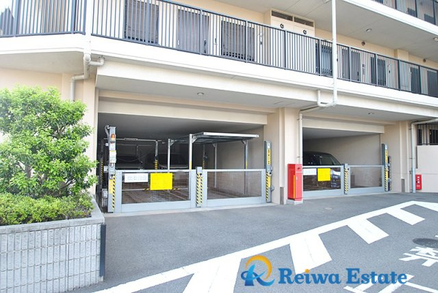 サンクレイドル湘南茅ヶ崎の駐車場