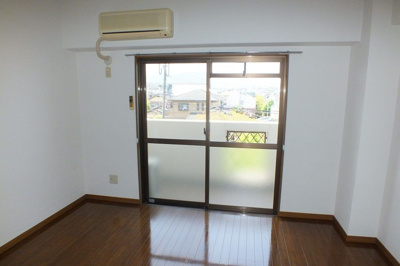 【バルコニー】 | リーブ大橋 | ※別号室の写真になります。現況優先。
