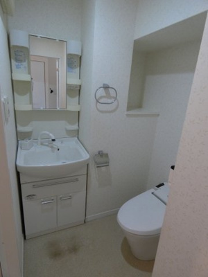 【トイレ】 | サヴォイブロードストリート | 別号室の写真になります。現況優先。