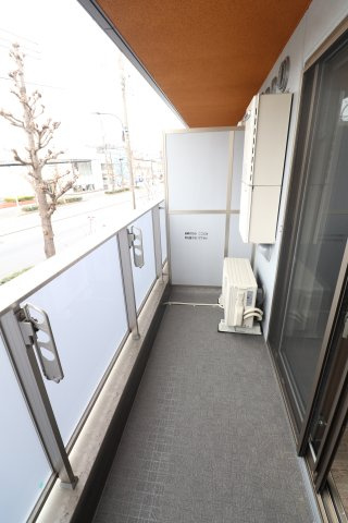 ジュネス稲城のバルコニー