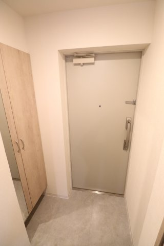 ジュネス稲城の玄関