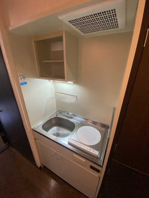 【キッチン】 | ダイナコート県庁前 | 別号室の写真になります。現況優先。