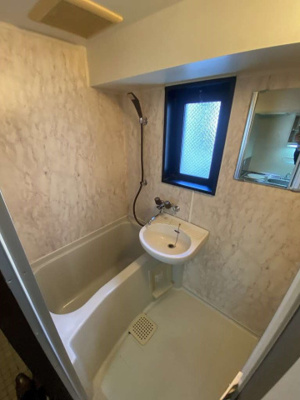 【洗面所】 | ダイナコート県庁前 | 別号室の写真になります。現況優先。