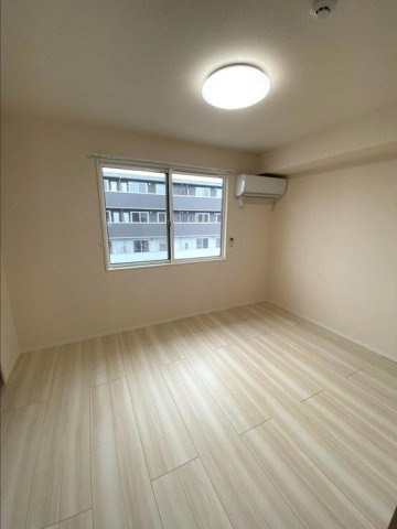 セジュール・リリーDの洋室