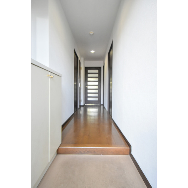 コンドミニアム都麗殷の玄関|明るい玄関です※同タイプのお部屋になります