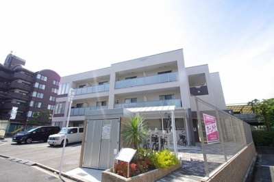 【エントランス】 | ラ・ジュネスSENRI | エントランス★