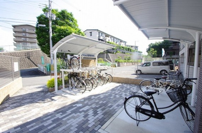 【その他共用部分】 | ラ・ジュネスSENRI | 駐輪場★
