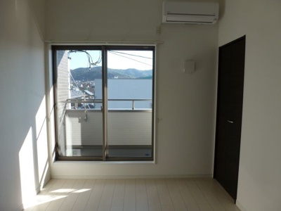 【居間・リビング】 | レディア香椎Ⅱ | 別号室の写真になります。現況優先。