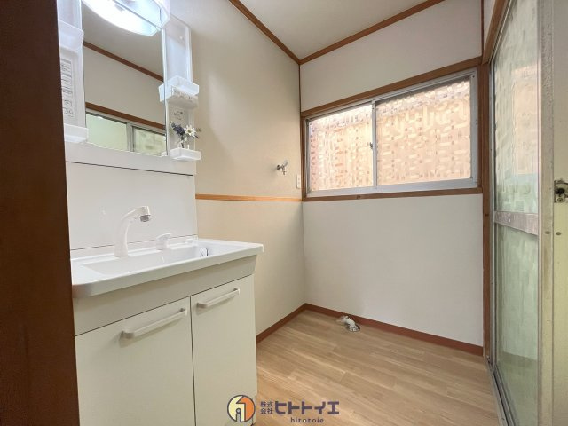 宅間田リフォーム物件の独立洗面台