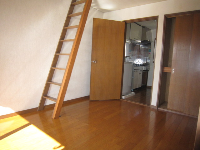 メゾンブラン天文台の洋室