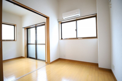 【居間・リビング】 | トルナーレ美野島 | 別号室の写真になります。現況優先。