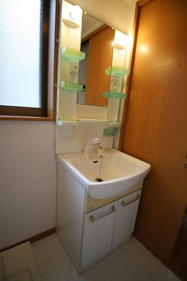 【洗面所】 | トルナーレ美野島 | 別号室の写真になります。現況優先。