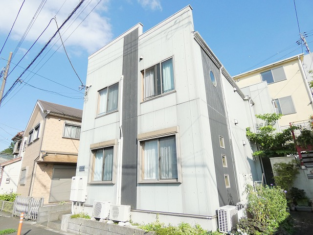 クレフラスト日野の外観