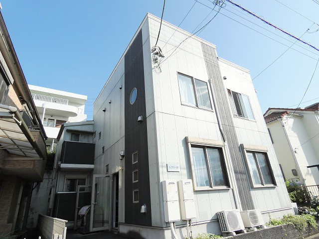 クレフラスト日野の外観