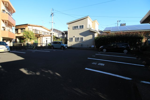 セフィーロ清水の駐車場