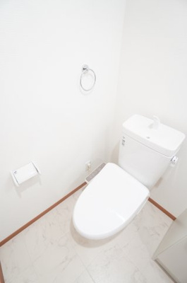 【トイレ】 | グラン山手 | ※同物件・同タイプの写真です。
