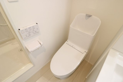 【トイレ】 | casamentoLARGO | 別号室の写真になります。現況優先。