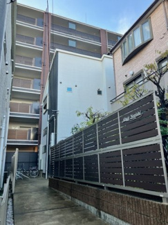 【エントランス】 | アルタイル根岸