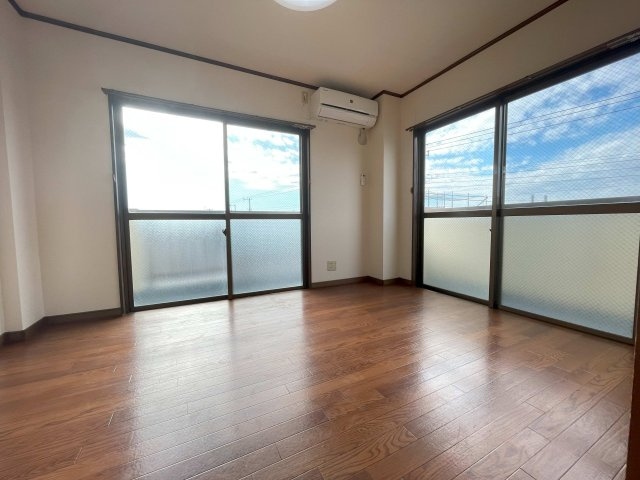 S-YビルⅡの居間・リビング|居室