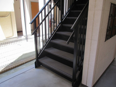 【その他共用部分】 | フジパレス吹田サウス | 共用階段です
