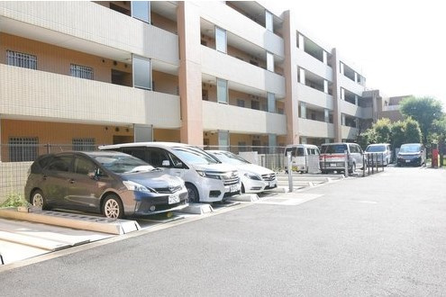 クレストフォルム新川崎サウスステージ　（川崎市幸区古市場2丁目）の駐車場|駐車場です
