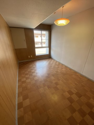 カイチビルの居間・リビング