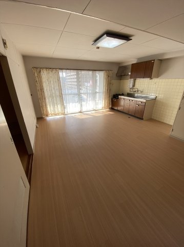 カイチビルの居間・リビング