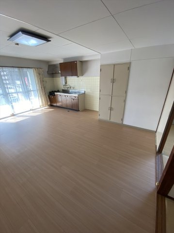 カイチビルの居間・リビング