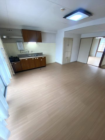 カイチビルの居間・リビング