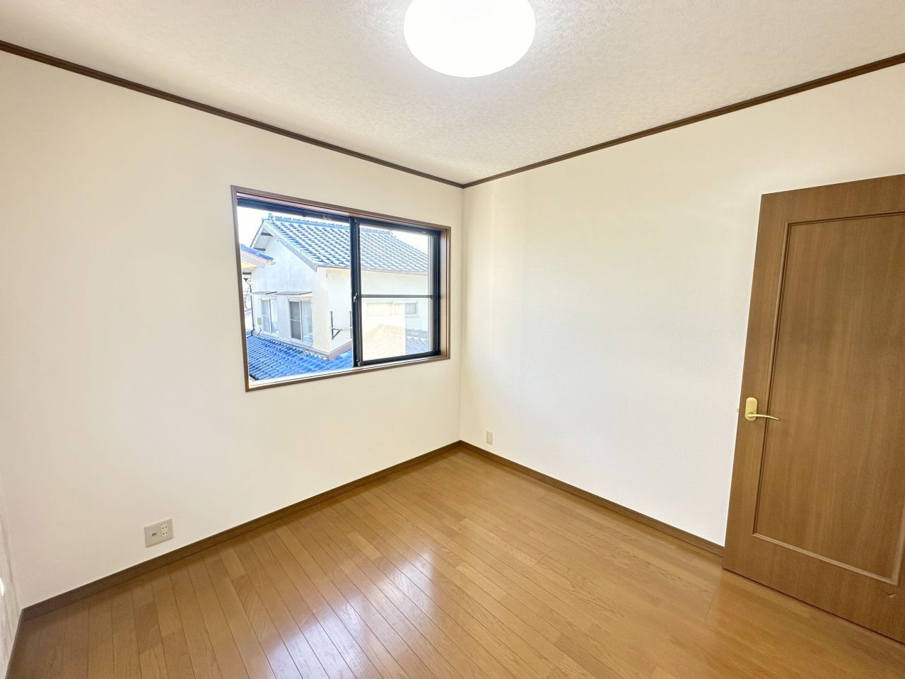 岩出市金屋・ｵｰﾅｰﾁｪﾝｼﾞ中古戸建・112773の洋室