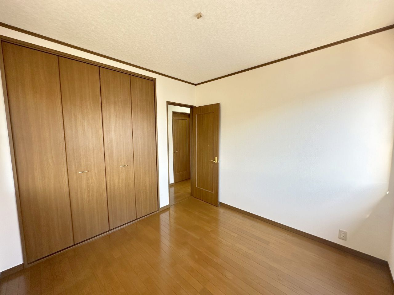 岩出市金屋・ｵｰﾅｰﾁｪﾝｼﾞ中古戸建・112773の洋室