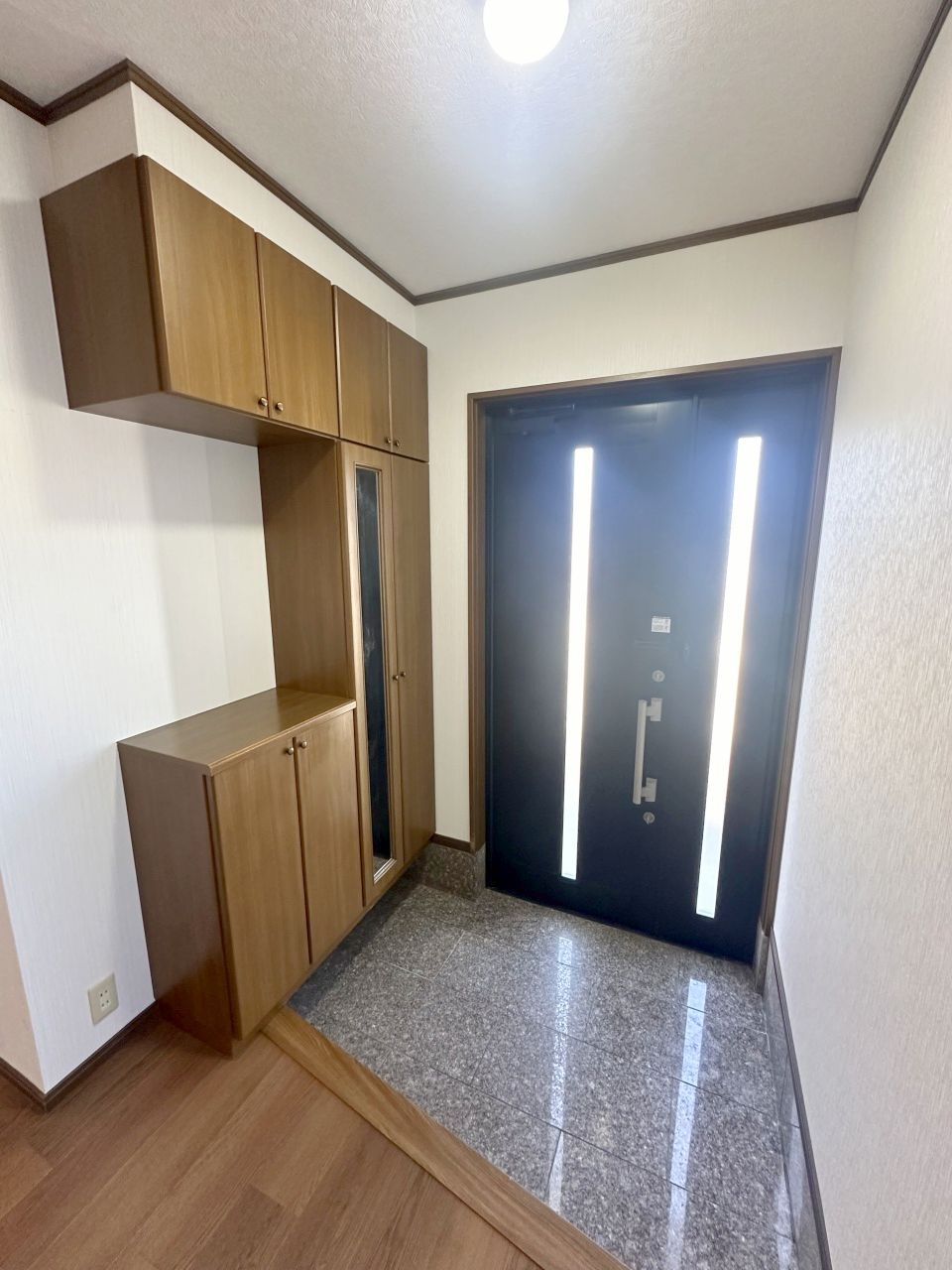 岩出市金屋・ｵｰﾅｰﾁｪﾝｼﾞ中古戸建・112773の玄関